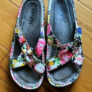 Sandals slides
